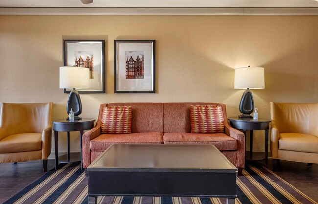 Lobby and Guest Check-in - Furnished Studio - Pittsburgh