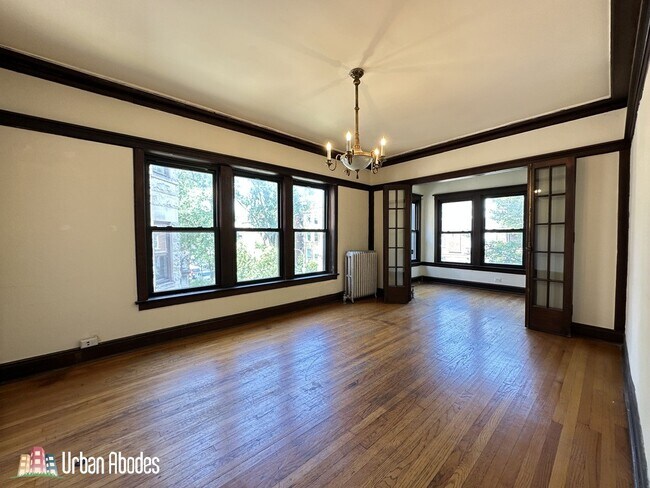 Building Photo - 2434 N Sawyer Ave