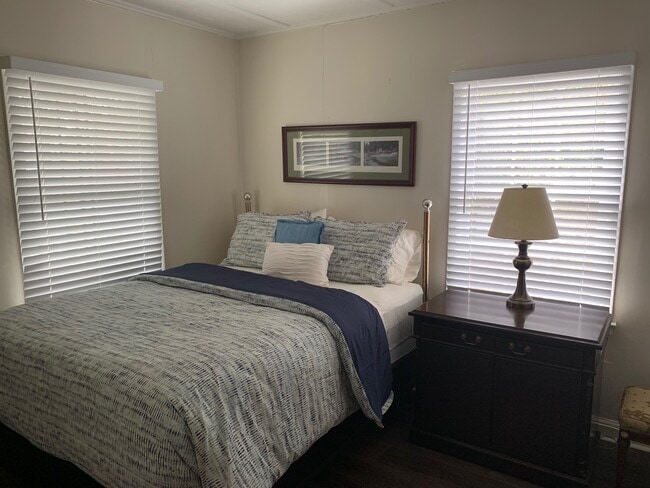 Bedroom 1 - 242 Victory Dr SE