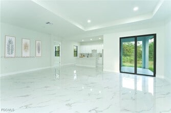 Building Photo - 729 Giorgio Ave