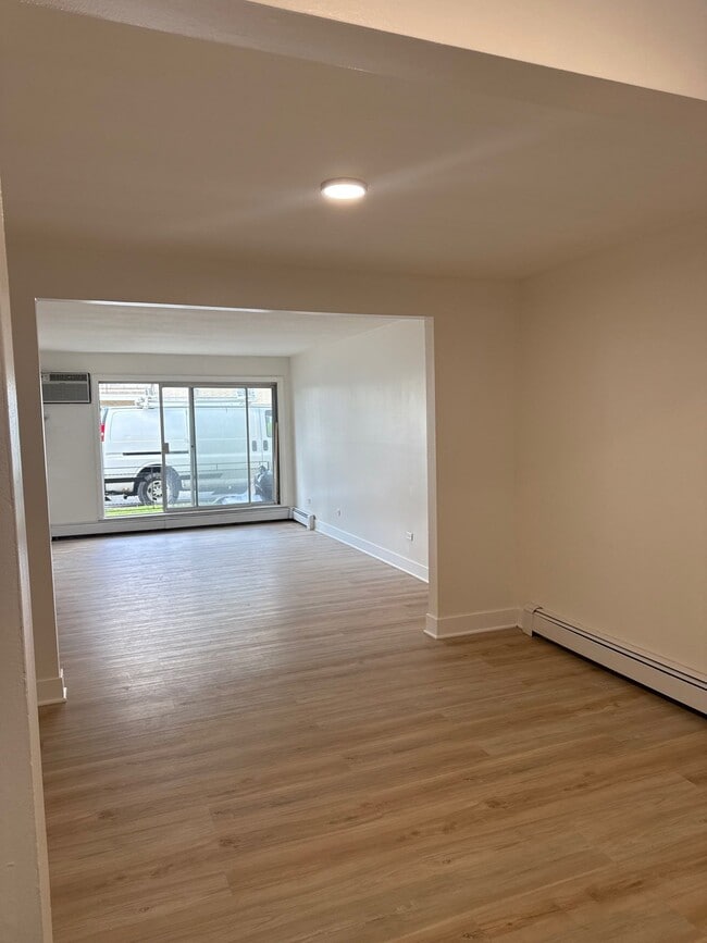 Building Photo - 17385 70th Ave