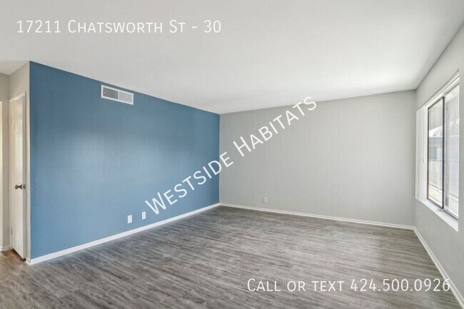 Foto del edificio - 17211 Chatsworth St