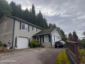 Building Photo - 390 Forest Park Dr
