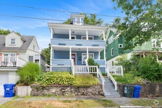 Building Photo - 611 Beacon St