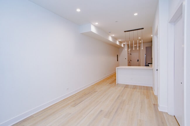 Building Photo - 3821 N Ashland Ave