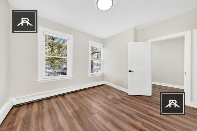 Building Photo - 4 bedroom in Boston MA 02108