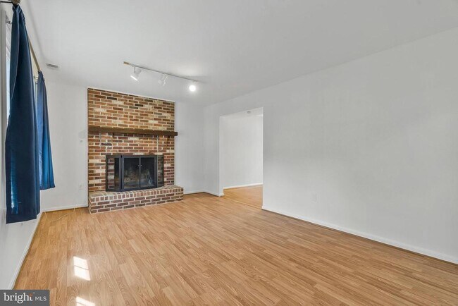 Building Photo - 1634 La Salle Ave