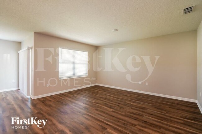 Foto del edificio - 2741 Grand Central Ave