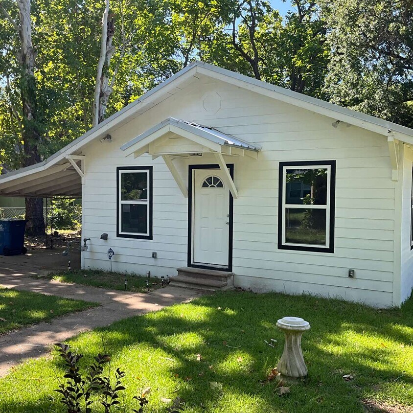 Foto principal - 517 W Front St