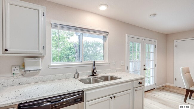 Building Photo - 5522 Allbrook