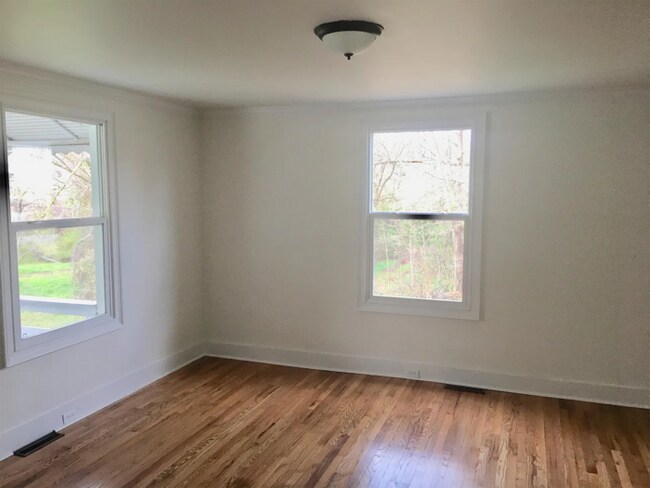 Foto del edificio - Beautiful 2 Bedroom 1 Bathroom Home with S...
