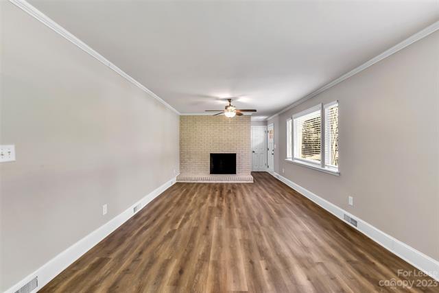 Foto del edificio - 6734 Lakeside Dr