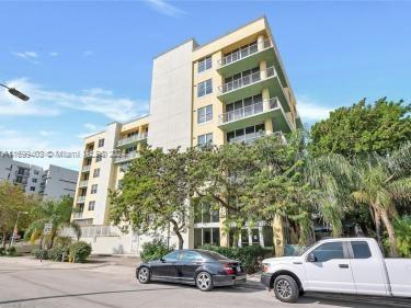 Foto del edificio - 1350 NW 8th Ct