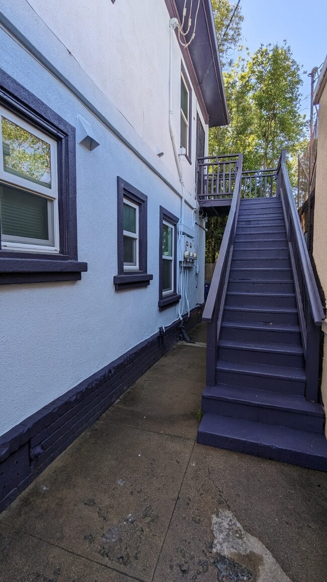 Entrance to 3314 - 3314 6th Avenue