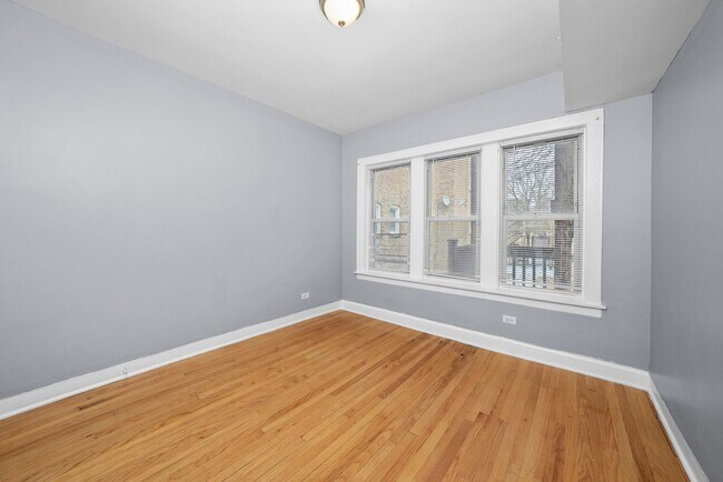 Foto del edificio - 7701 S Rhodes Ave