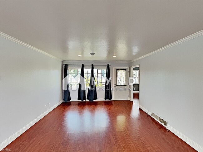 Building Photo - 3 br, 1.5 bath House - 282 Berry Ave
