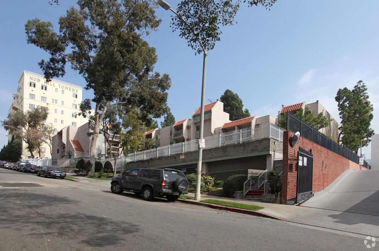 Building Photo - Carondelet Apartments