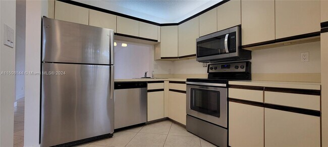 Foto del edificio - 2900 NW 42nd Ave