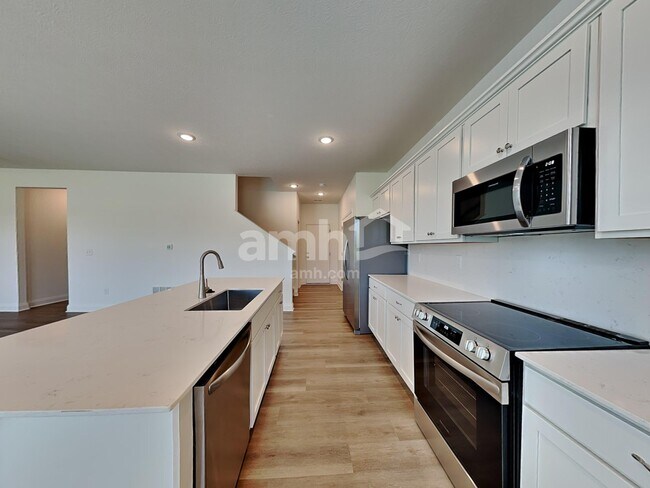 Foto del edificio - 412 Golden Maple Pl