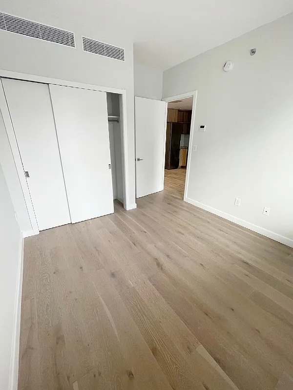 Bedroom with full size closet - 1433 31st Ave