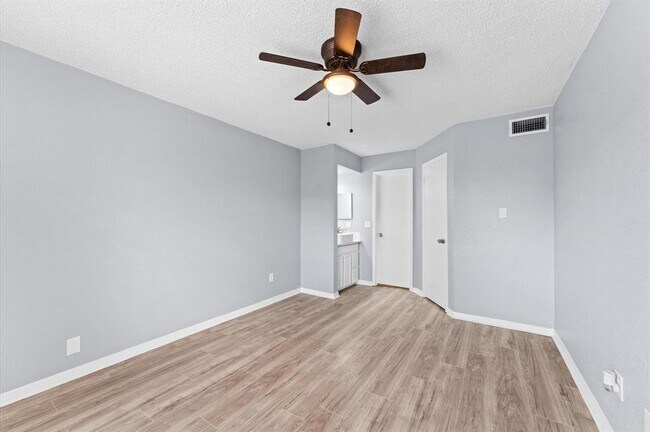 Building Photo - 250 El Dorado Blvd