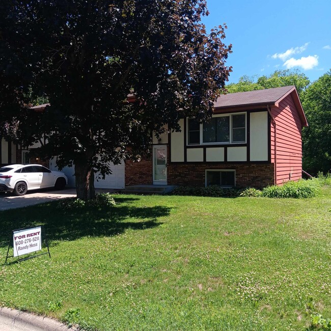 Building Photo - 2678 Richardson St