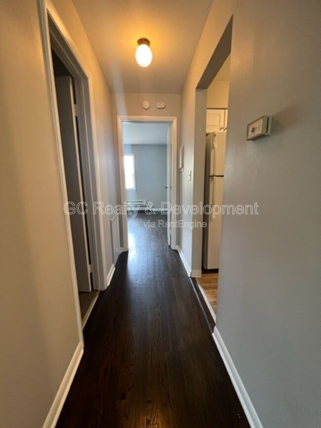 Building Photo - 265 Uteg St