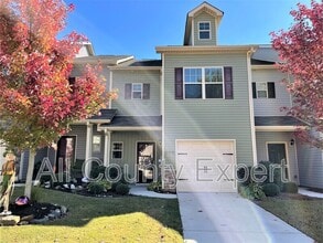 Building Photo - 599 Oakside Pl