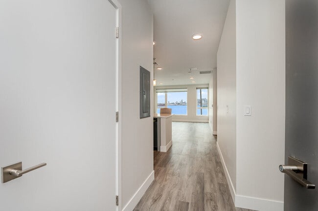 Building Photo - 1709 Harbor Ave SW