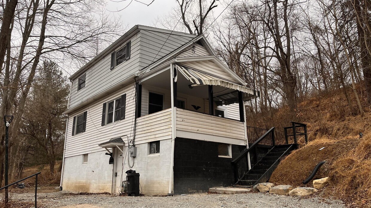 Primary Photo - 1510 Schweitzer Rd