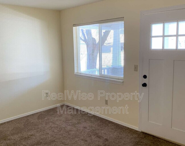 2540 Siskiyou Blvd, Ashland, OR 97520 Condo for Rent in Ashland, OR