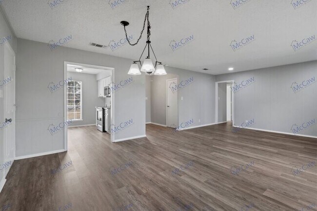 Foto del edificio - 308 E Fairlane Dr