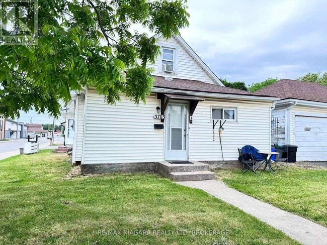 Building Photo - 5703-5703 Desson Ave