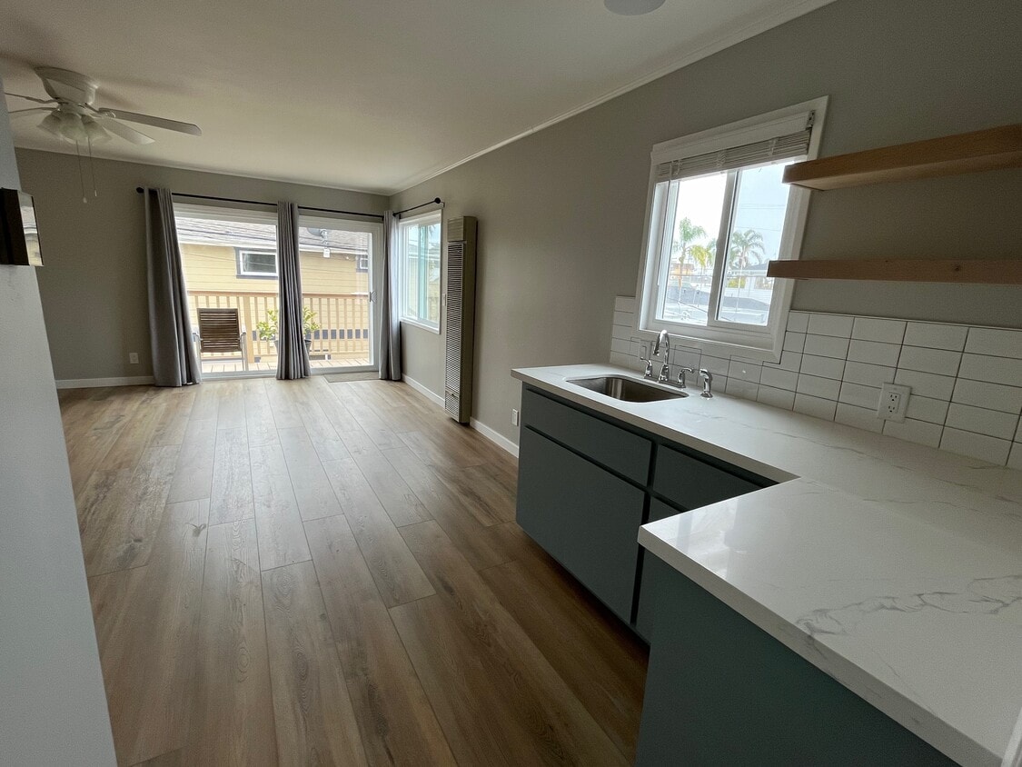 Lots of windows for open and bright feel. - 330 Santa Ana Ave