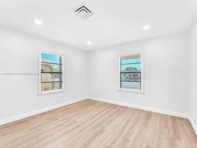 Foto del edificio - 443 Wilder St