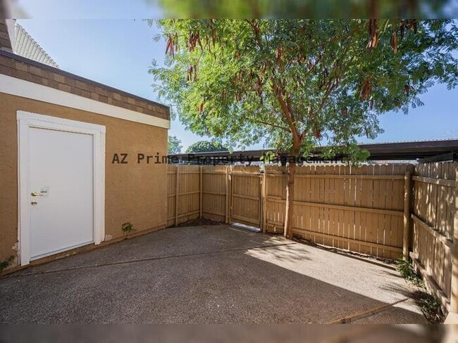 Building Photo - 8445 N 34th Ave