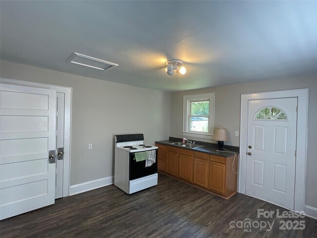 Foto del edificio - 904 Harrill St