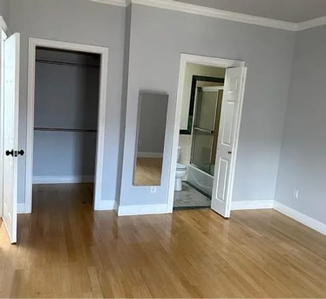 Foto del edificio - 163 Rae Ave