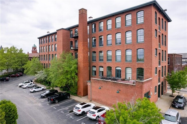 Building Photo - 28 Bayley St