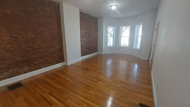 Building Photo - 76 W Cottage St