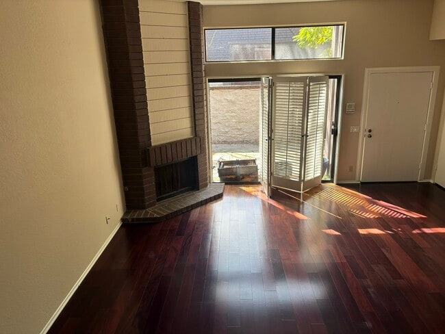 Building Photo - 4541 Alla Rd