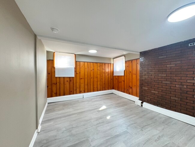 Building Photo - 563 Avenue A