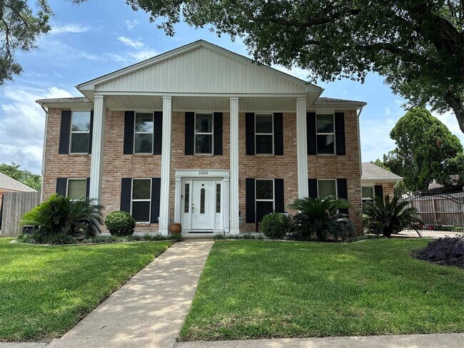 Foto del edificio - 11503 Briar Rose Dr