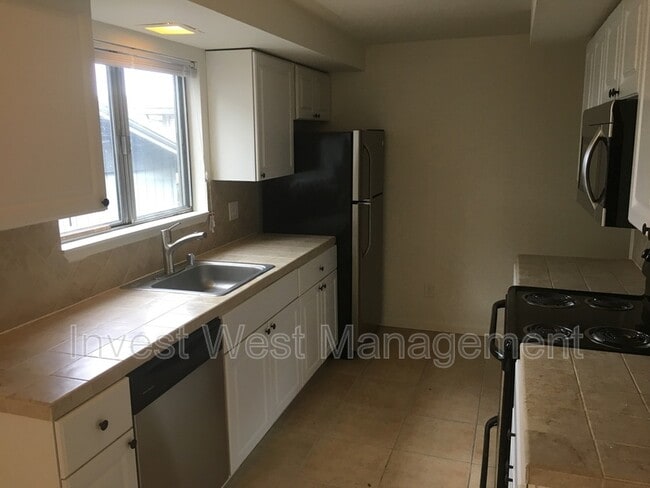 Foto del edificio - 3116 Kauffman Ave