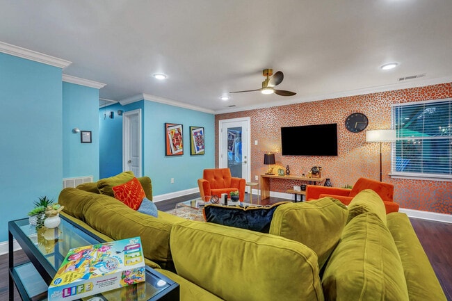 Building Photo - 533 Quarterman Dr