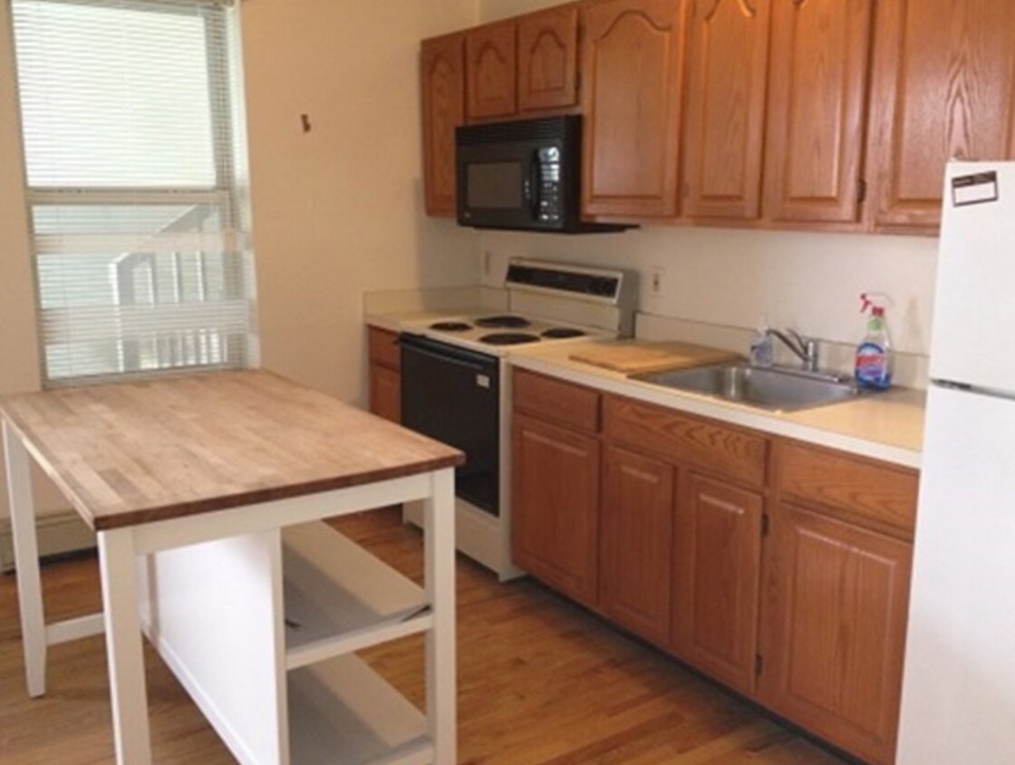 Foto principal - 122 Berkshire St