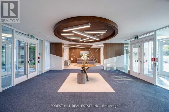 Photo du bâtiment - 333 Sea Ray Ave