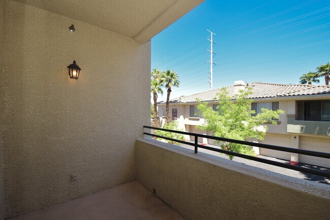 Building Photo - 1Attached Car Garage | 2Bed | 2Bath