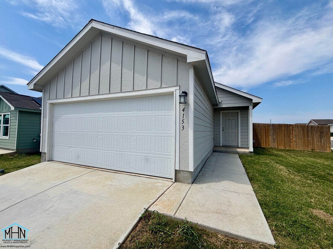 Foto principal - Beautiful 3 bed/2 bath 1,375 sqft home wit...