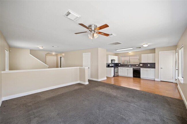 Foto del edificio - 15735 S Alley Ct